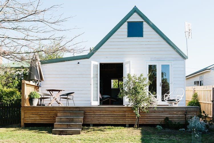 Flop-House-Accommodation-Kyneton